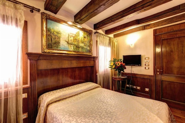 Palazzo La Scala image 13