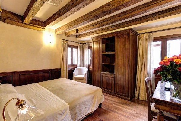 Palazzo La Scala image 3
